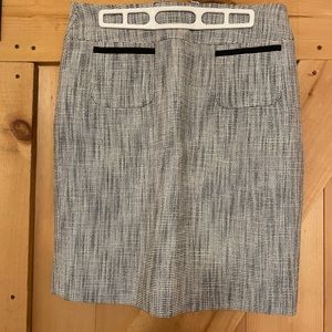 Tweed chic skirt